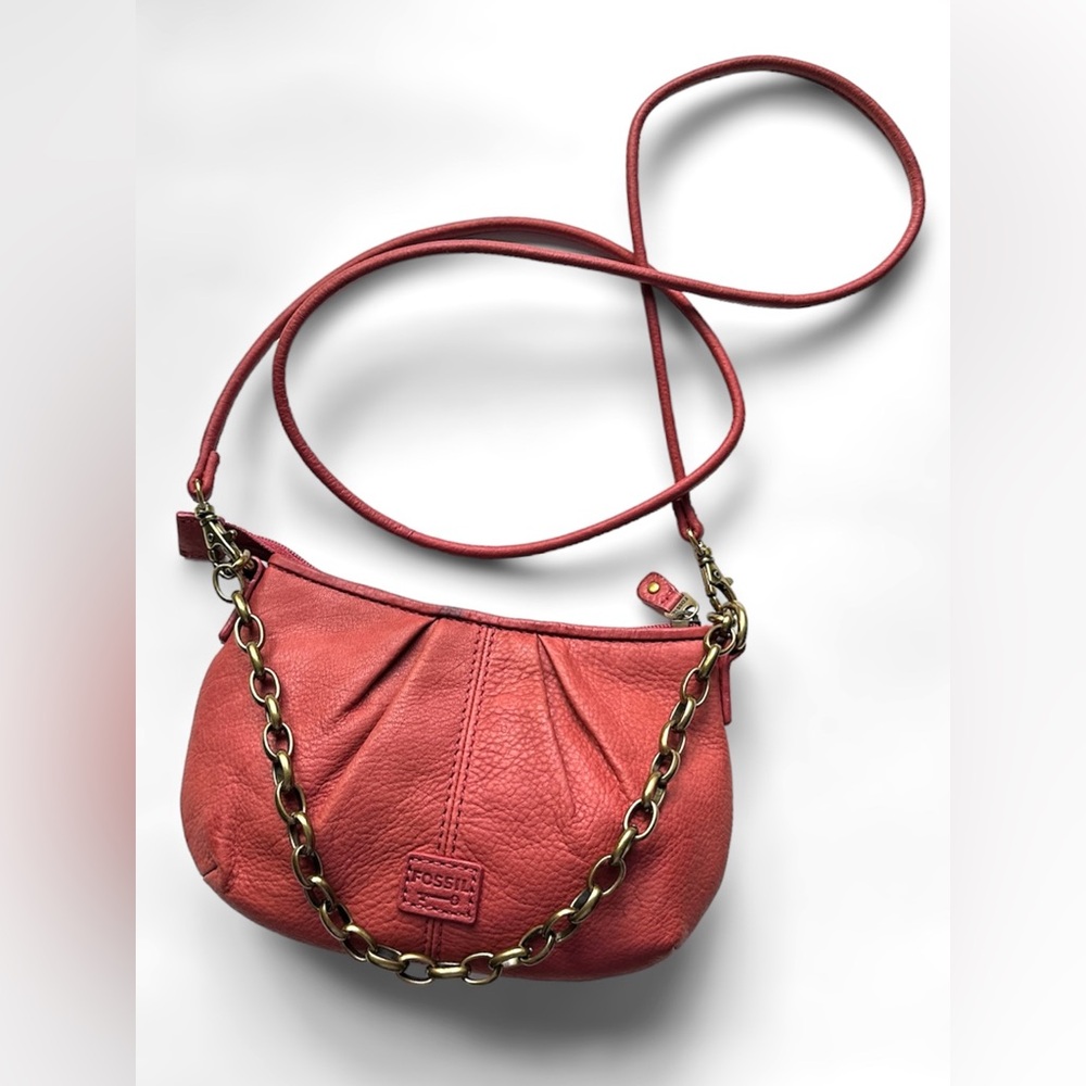 EUC Fossil Convertible Crossbody or Writslet in Rose Leather with Chain Detail